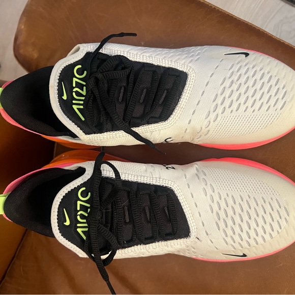 Women’s Nike Air Max 270 - Picture 2 of 6
